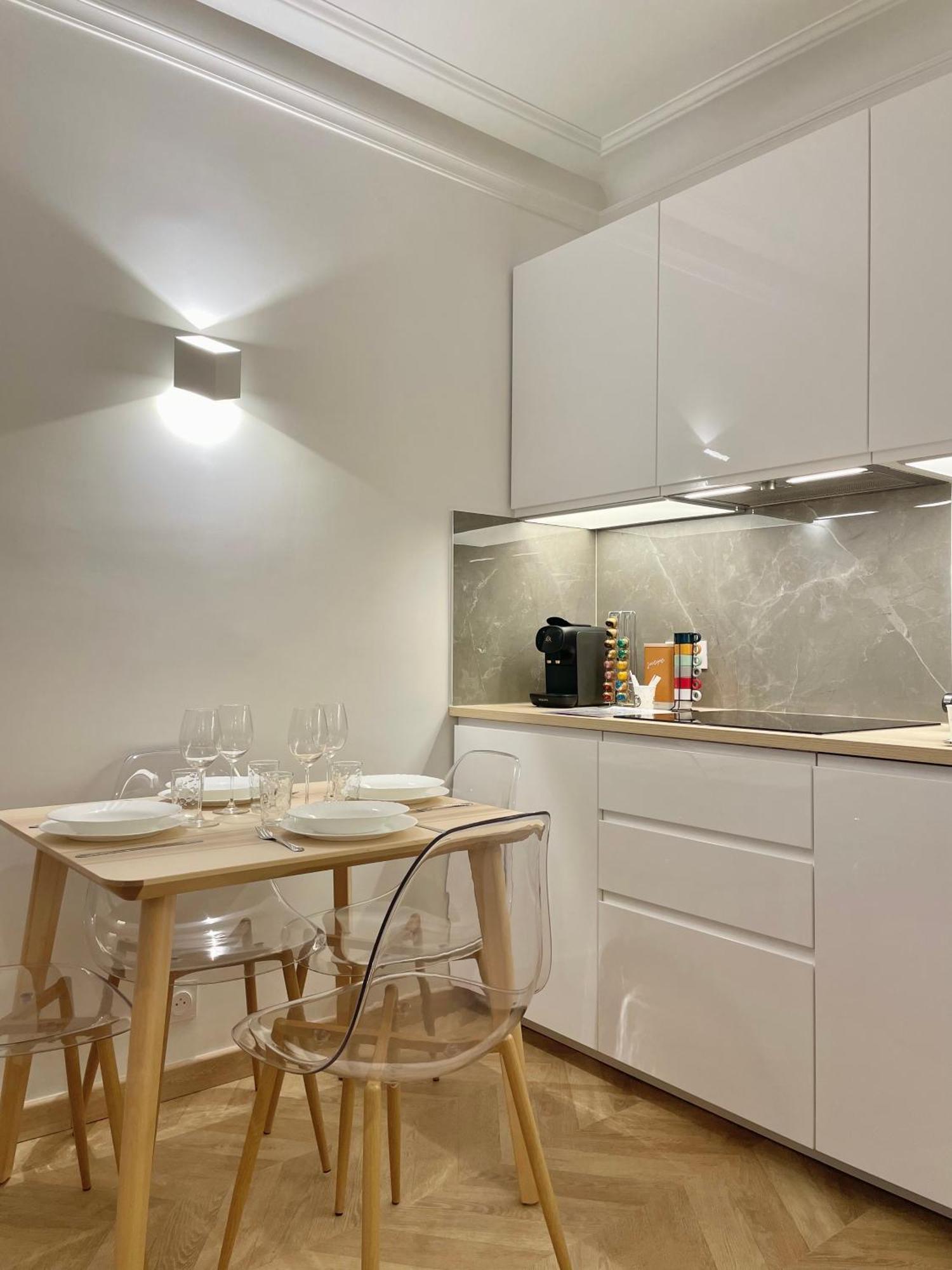 Paris-alesia Super 2 Pieces De 39m2 - Tres Cosy Pour 1 - 5 Personnes Totalement Refait A Neuf -entire Luxurious And Warm -paris Alesia 14eme - Proche Aeroport Paris-orly - Parc Des Expositions Porte De Versailles Free Wifi Gratu Parigi